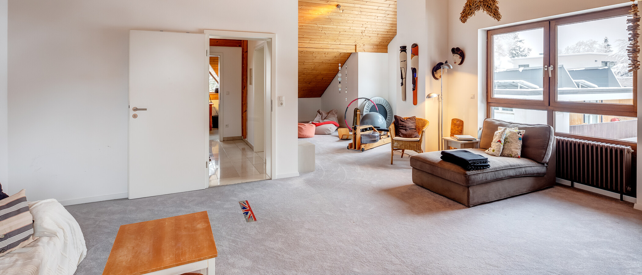 セミ・デタッチド・ハウス（一戸建てを二つに分けた家屋） München Solln 03 ゲストルーム 13810