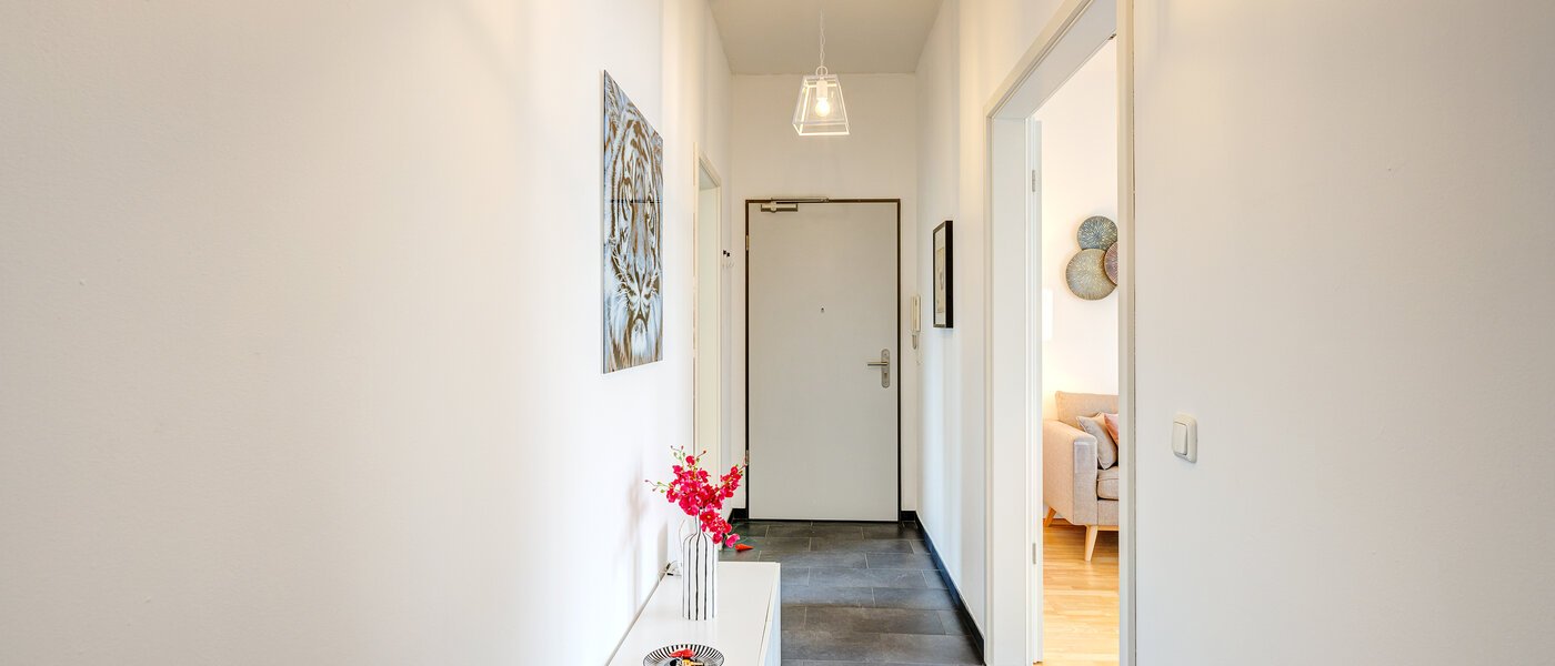 アティック・フラット（屋根裏） München Schwabing (rechts der Leopoldstraße) 01 玄関入り口 13837