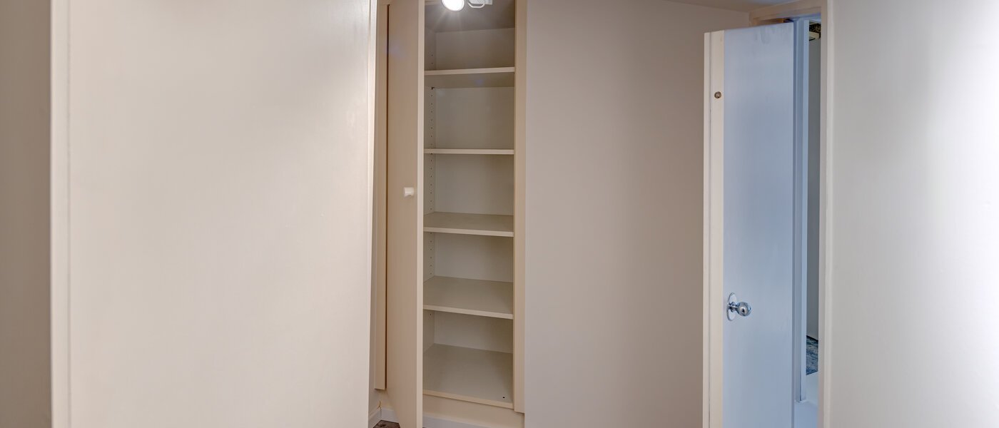 複層－回廊住宅 München Bogenhausen 01 貯蔵室 13849