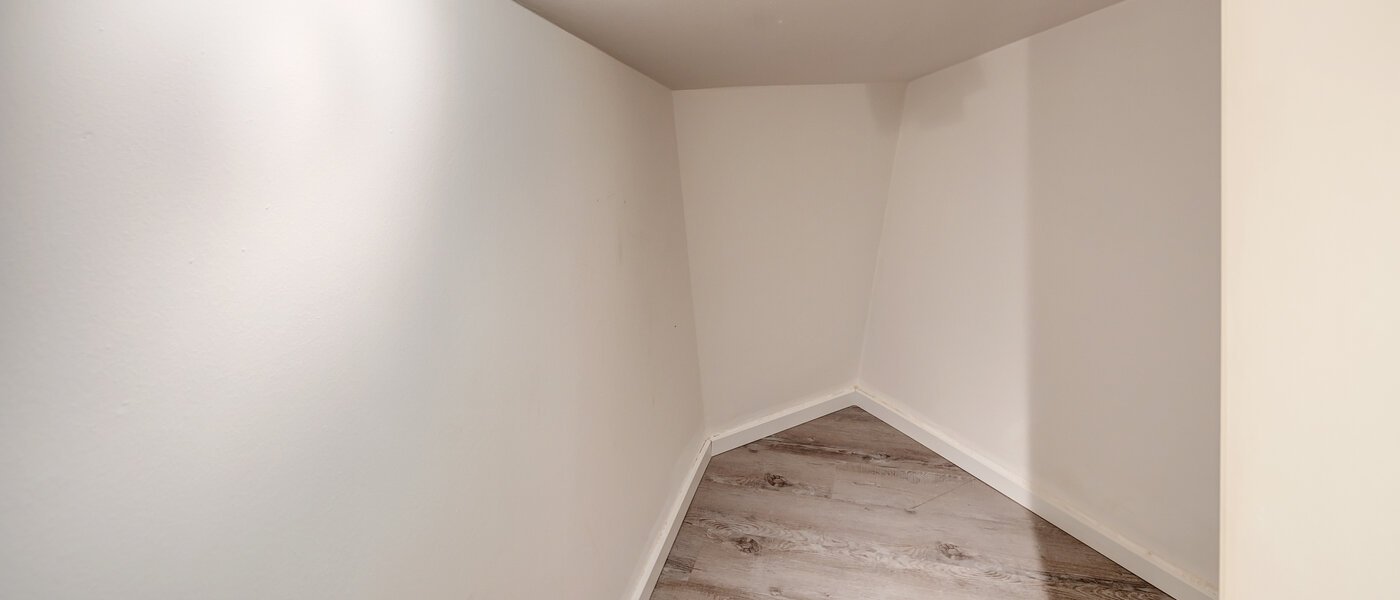 複層－回廊住宅 München Bogenhausen 03 貯蔵室 13849