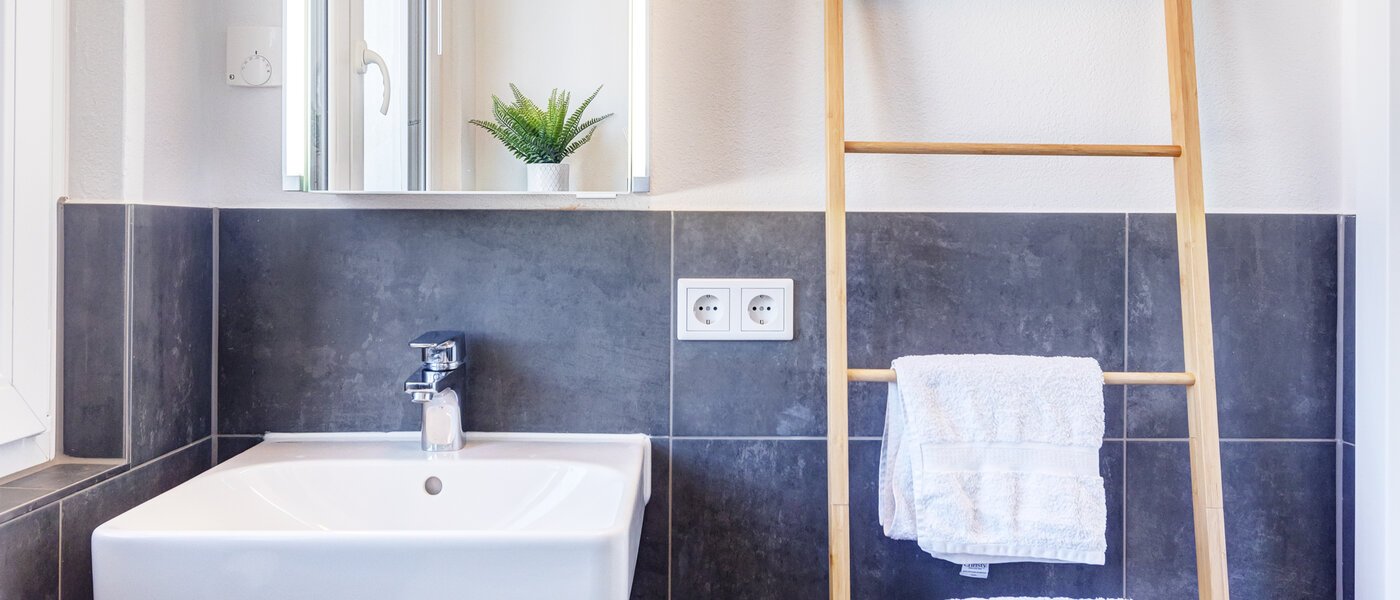 アティック・フラット（屋根裏） München Waldtrudering 02 浴室 13853