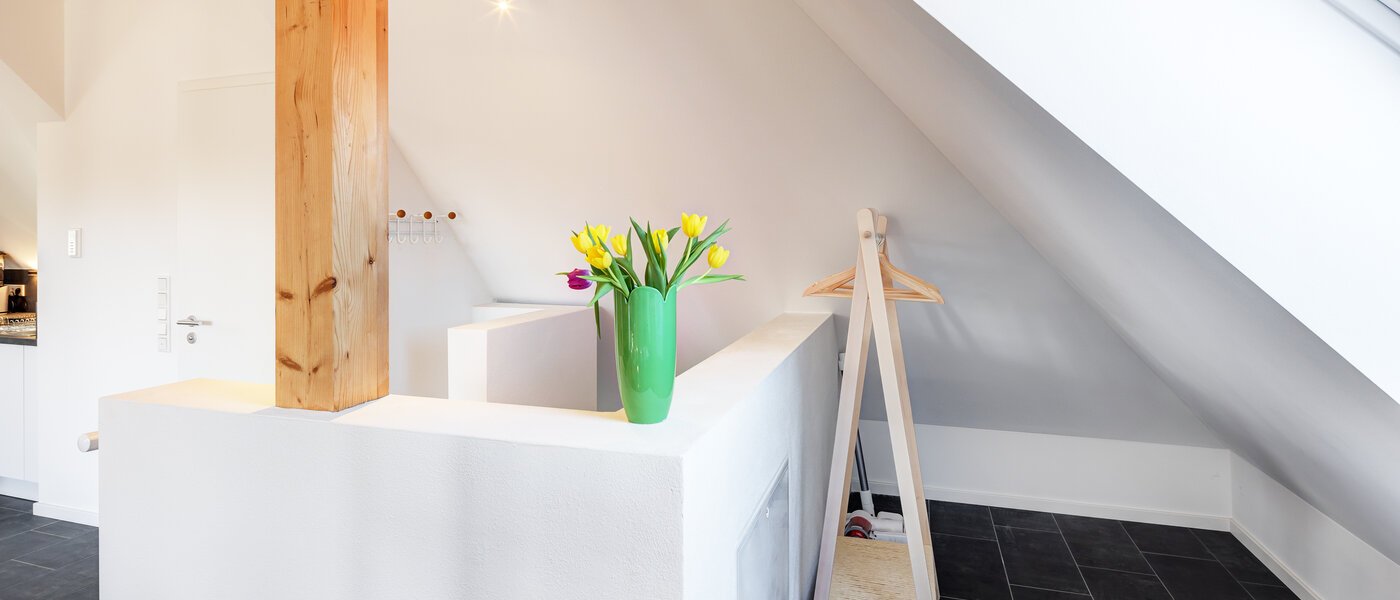 アティック・フラット（屋根裏） München Waldtrudering 03 玄関入り口 13853