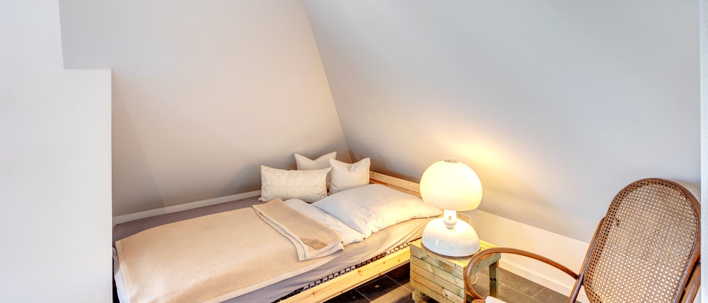 アティック・フラット（屋根裏） München Waldtrudering 01 スリーピングアリア 13853