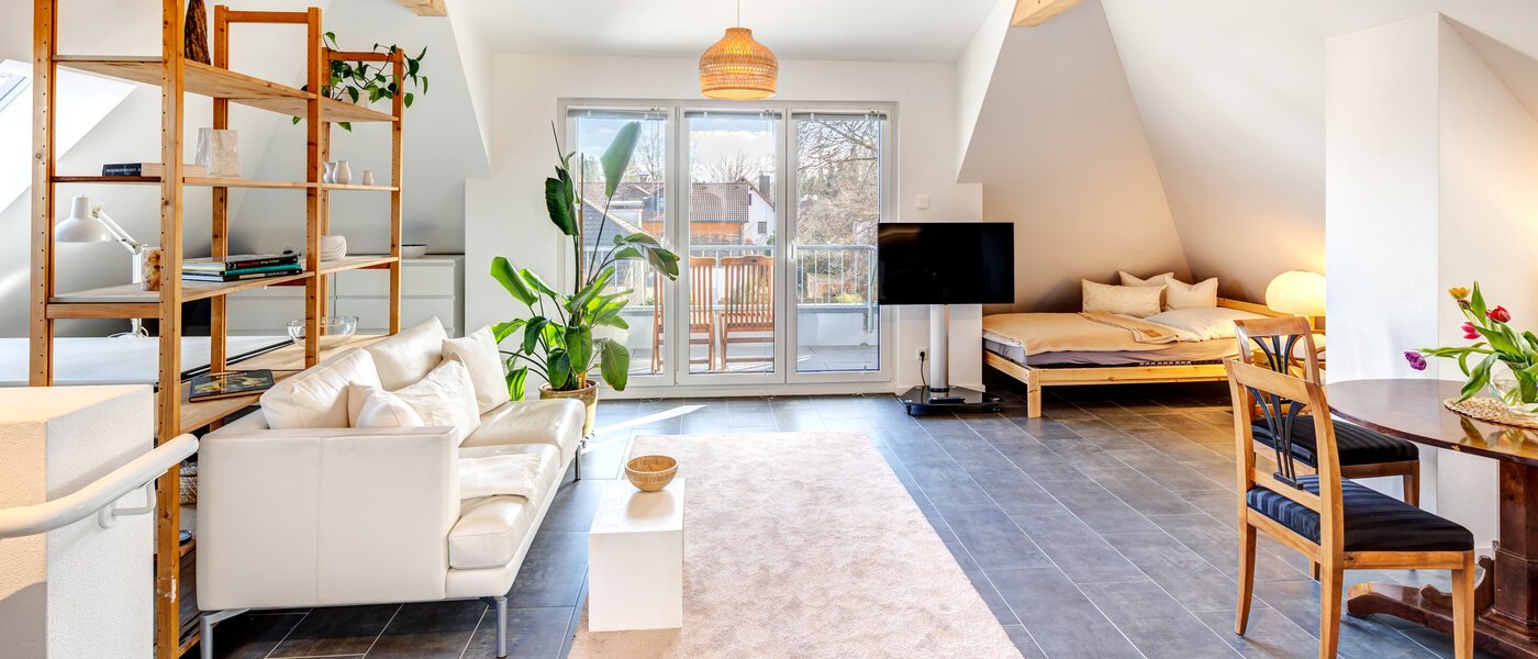 アティック・フラット（屋根裏） München Waldtrudering 01 リビングエリア 13853