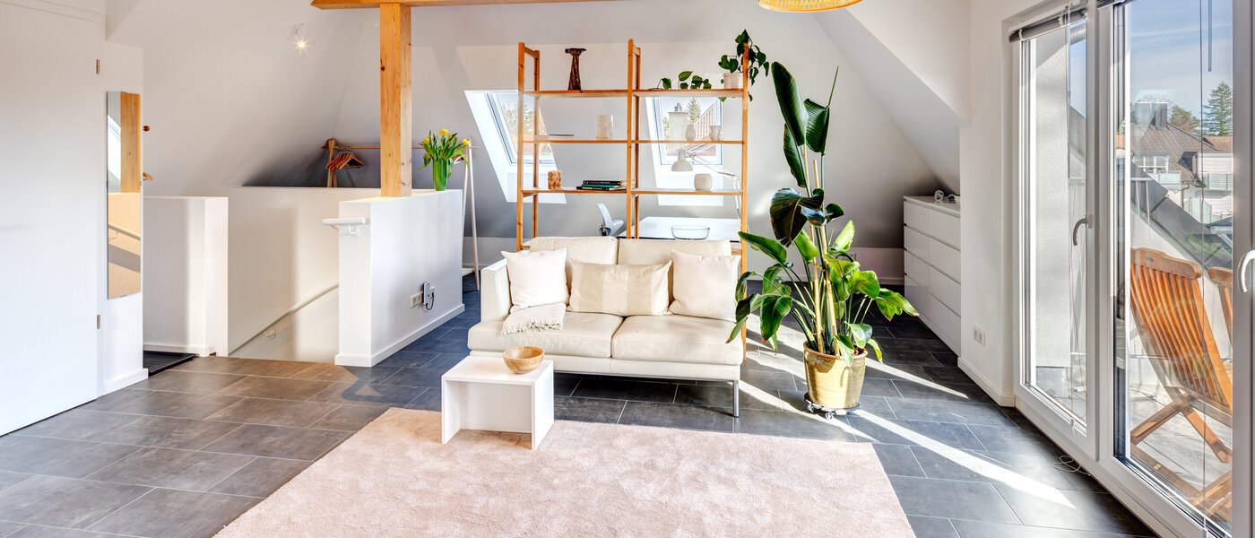 アティック・フラット（屋根裏） München Waldtrudering 02 リビングエリア 13853