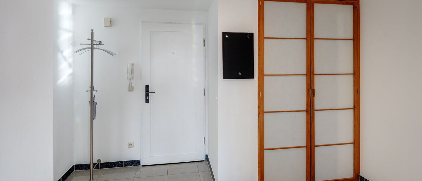 複層住宅 Ottobrunn 01 玄関入り口 13854