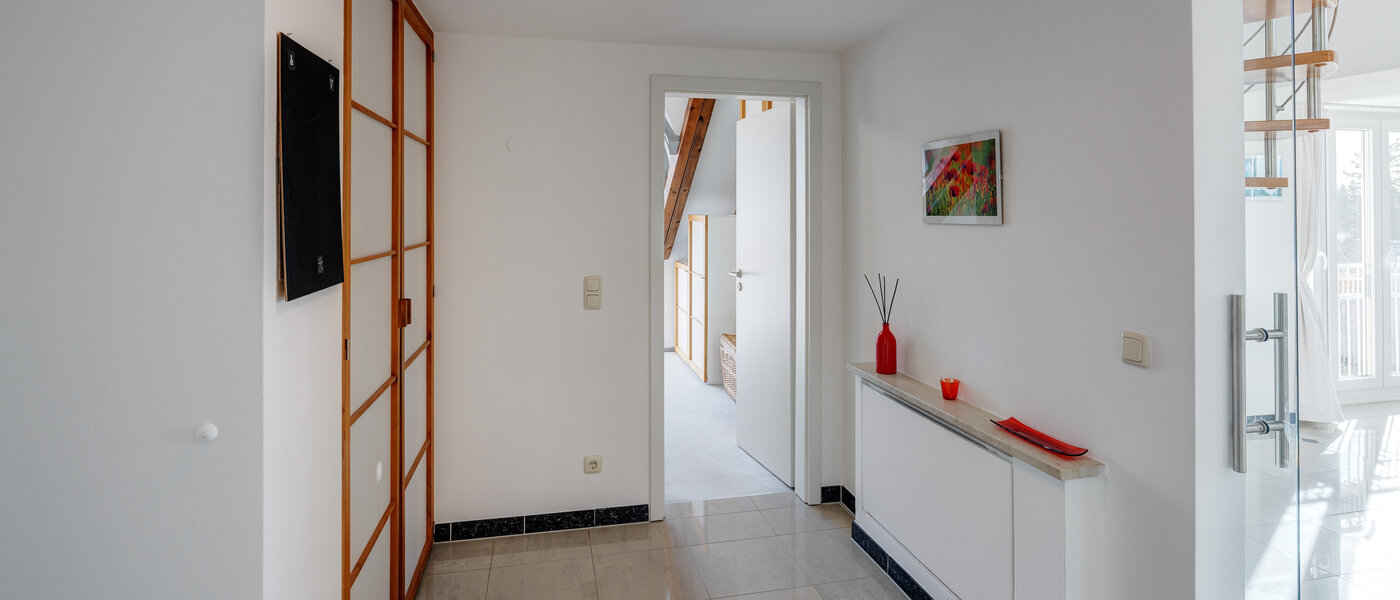 複層住宅 Ottobrunn 03 玄関入り口 13854