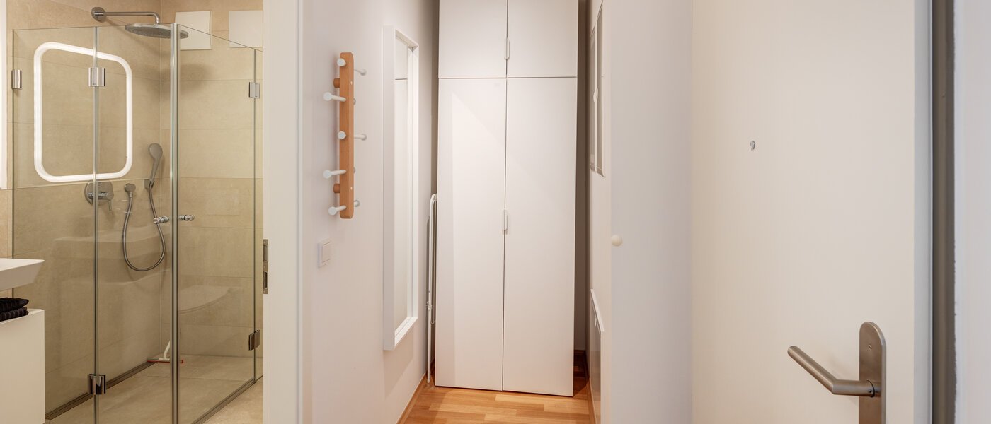 マンション München Neuhausen 02 玄関入り口 13855