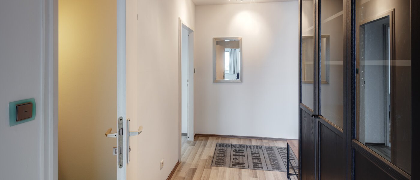 マンション Ottobrunn 02 玄関入り口 13863