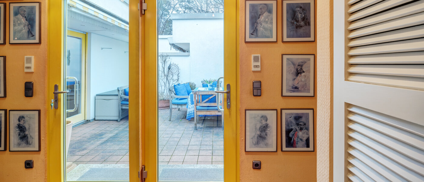 マンション Ottobrunn 02 玄関入り口 13870