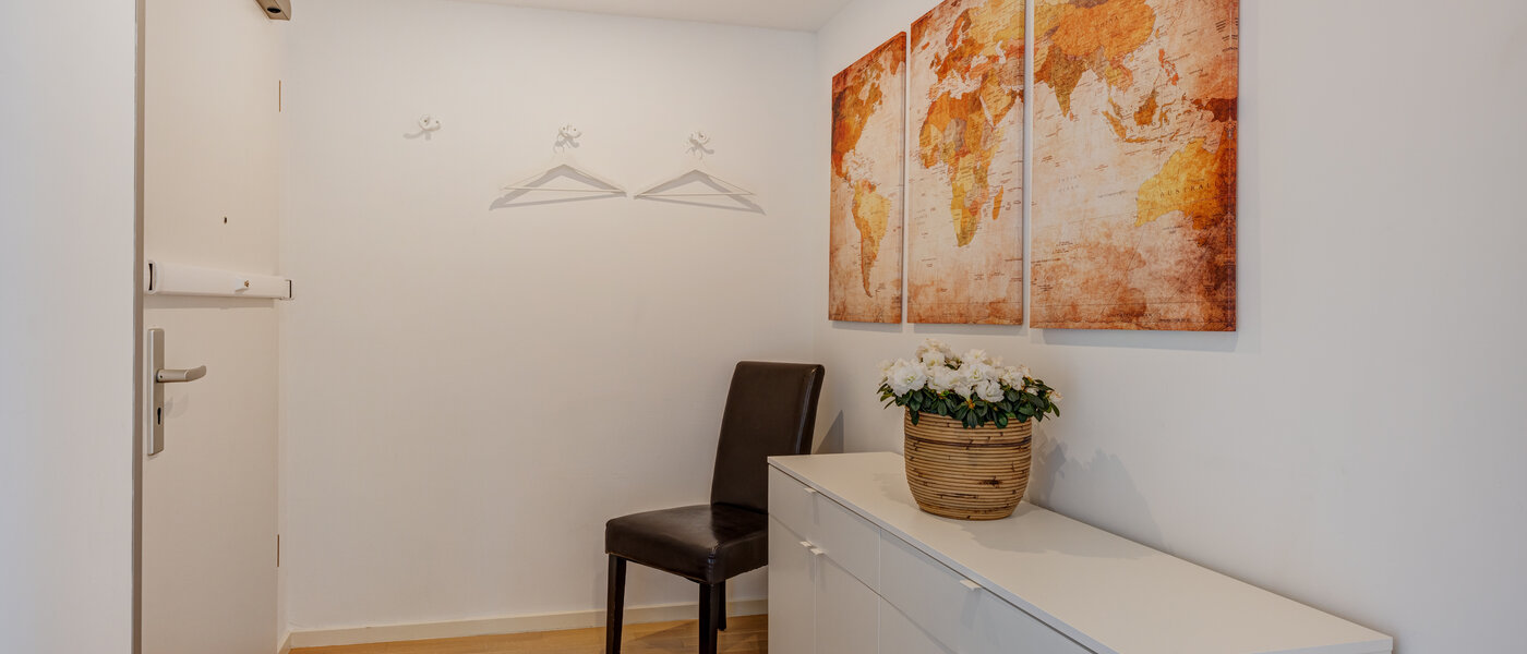 アティック・フラット（屋根裏） München Ludwigsvorstadt 01 玄関入り口 13896