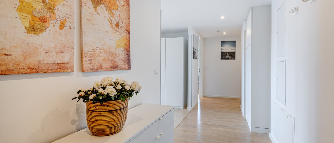 アティック・フラット（屋根裏） München Ludwigsvorstadt 02 玄関入り口 13896