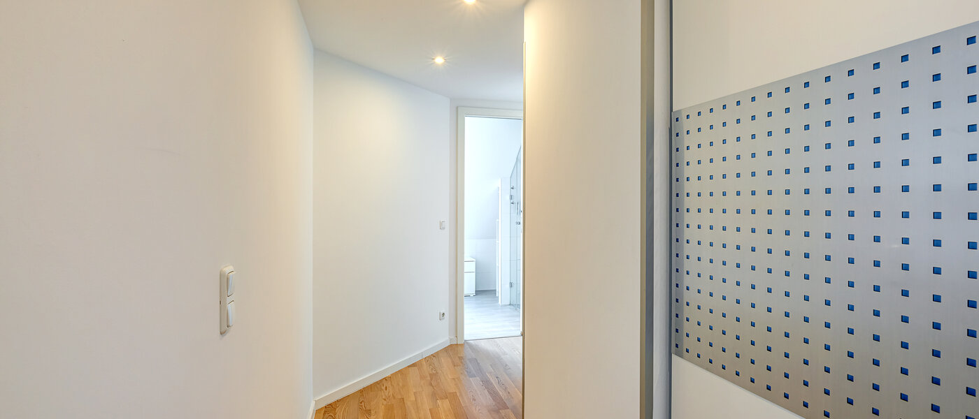 アティック・フラット（屋根裏） München Ludwigsvorstadt 05 玄関入り口 13896