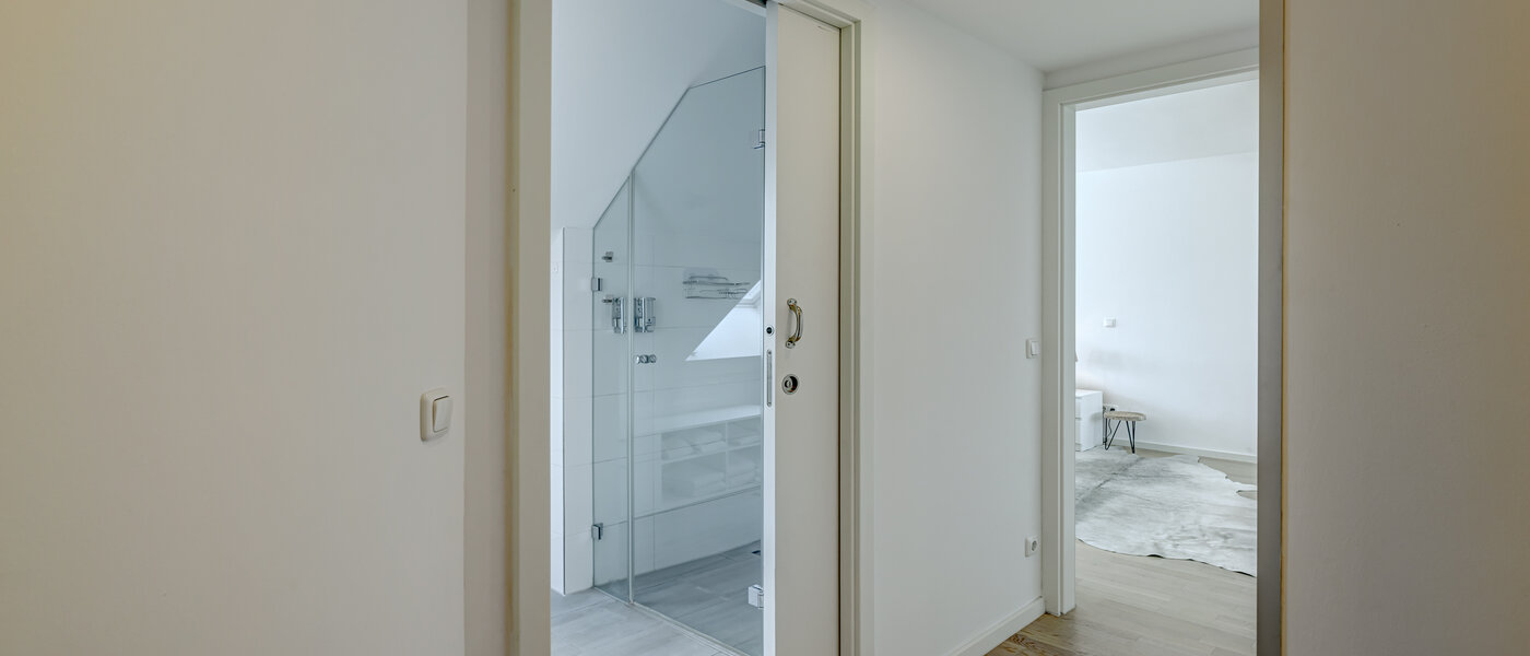 アティック・フラット（屋根裏） München Ludwigsvorstadt 06 玄関入り口 13896