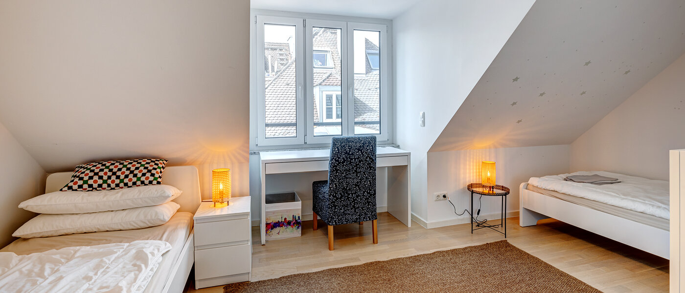 アティック・フラット（屋根裏） München Ludwigsvorstadt 02 3.　寝室 13896