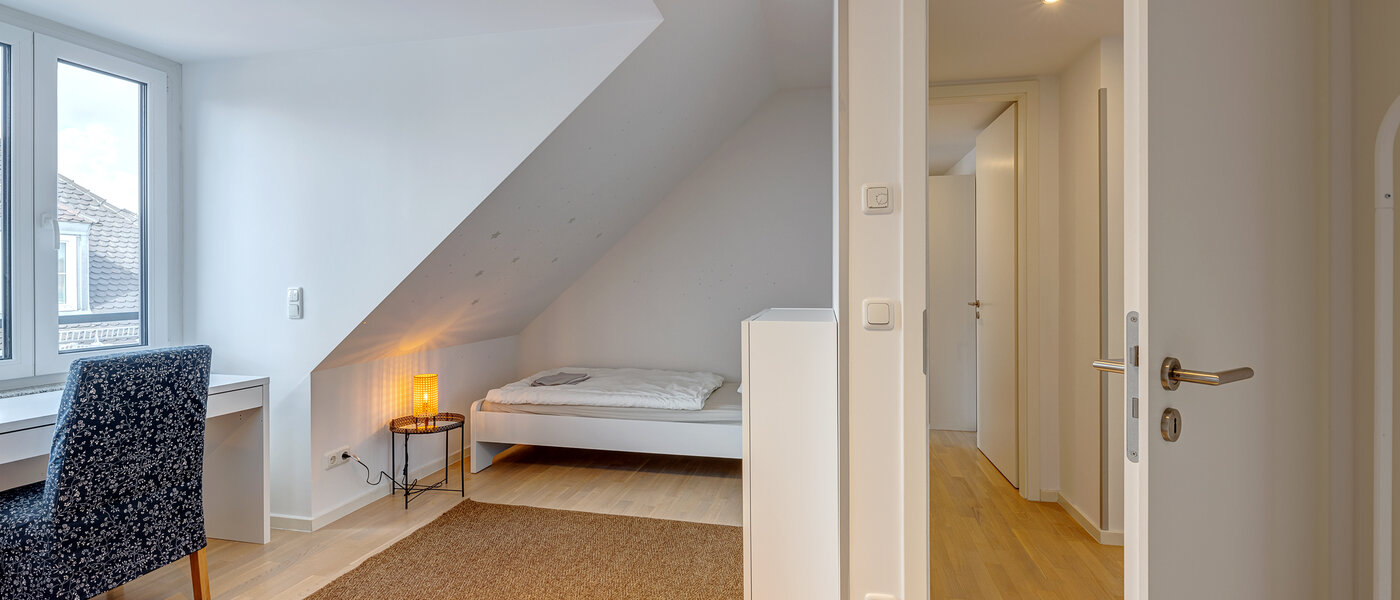 アティック・フラット（屋根裏） München Ludwigsvorstadt 03 3.　寝室 13896