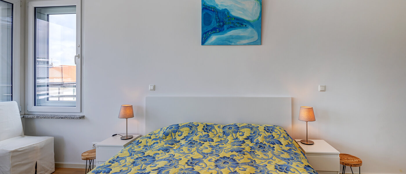 アティック・フラット（屋根裏） München Ludwigsvorstadt 02 1. 寝室 13896