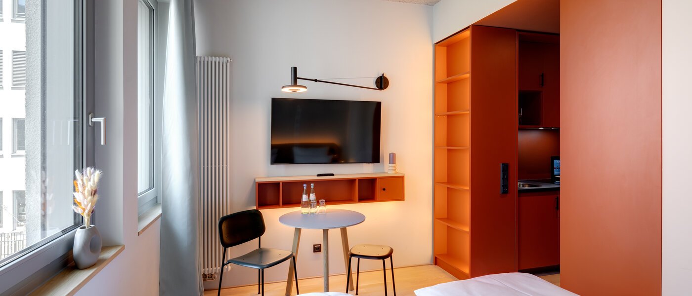 アパルトマン Unterföhring 01 リビングエリア 13905