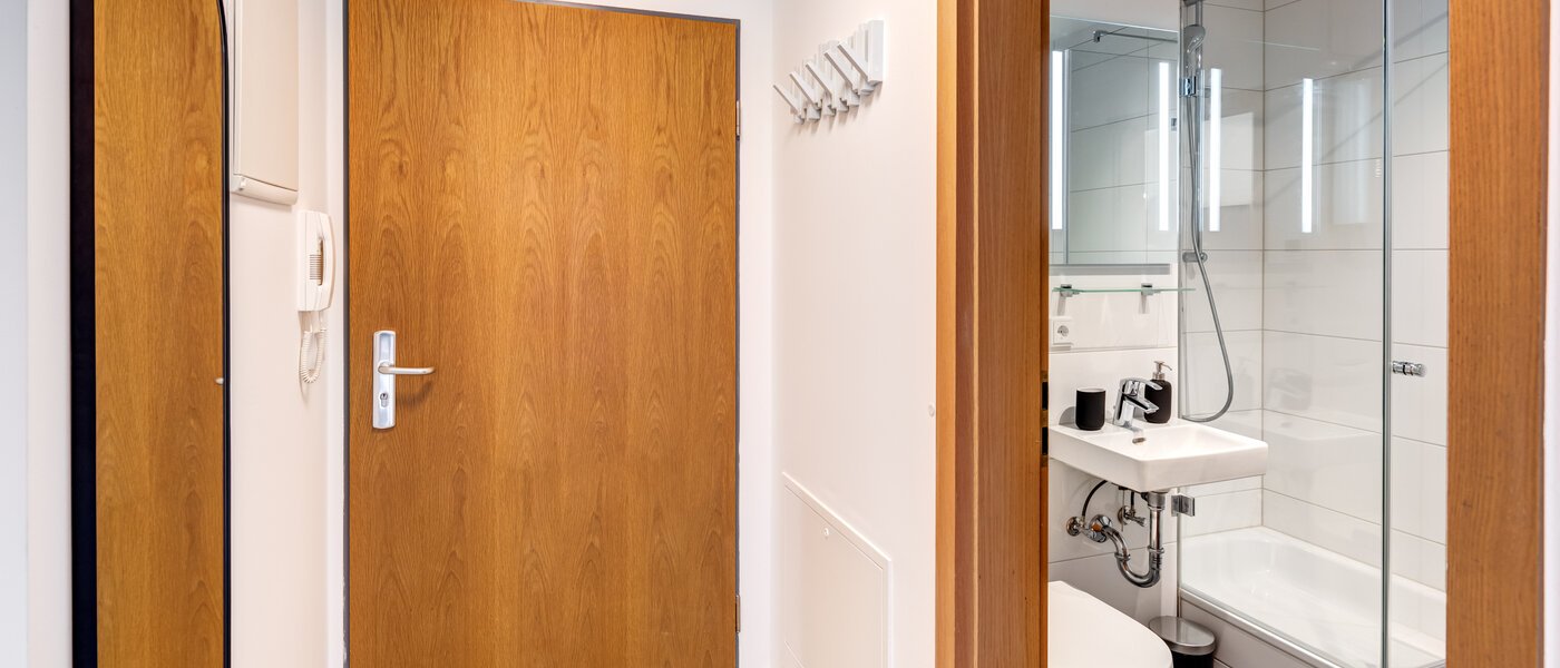 マンション Vaterstetten 01 玄関入り口 13908