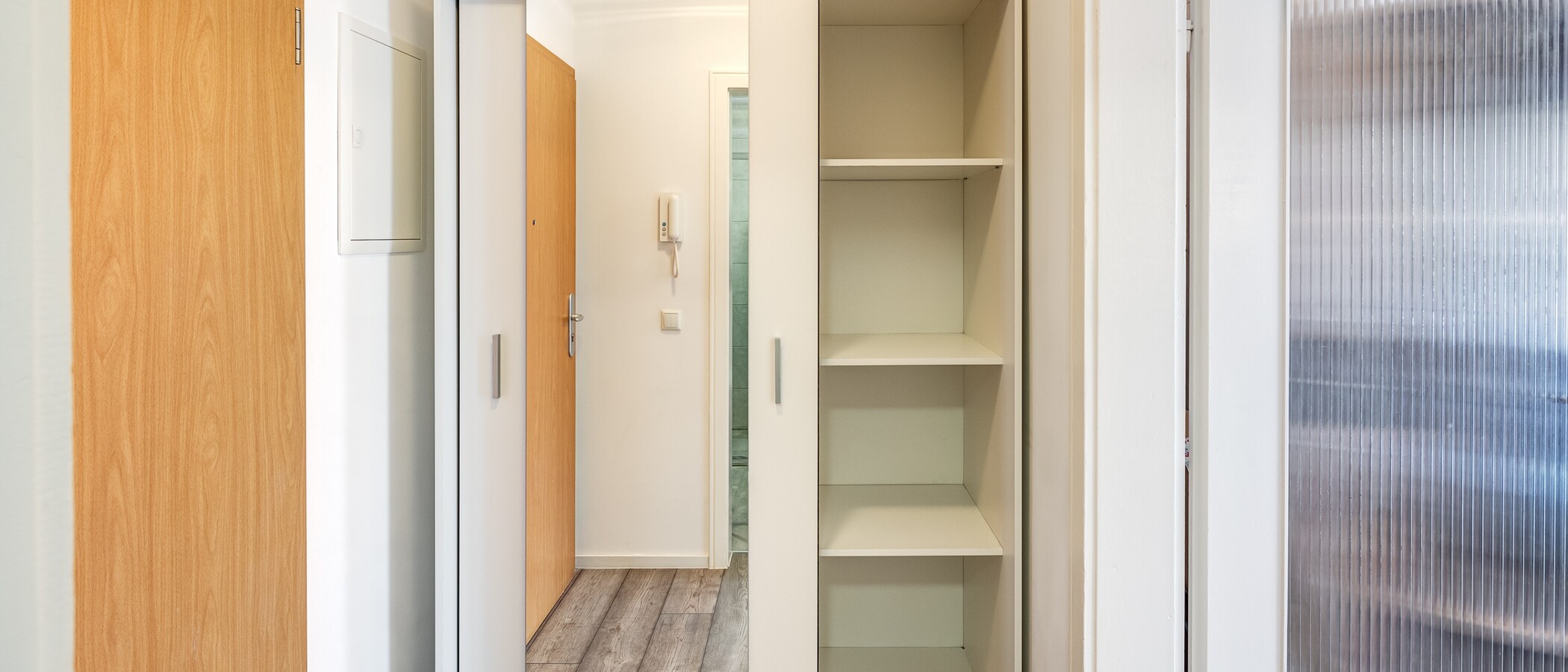 マンション München Neuhausen 03 玄関入り口 13948