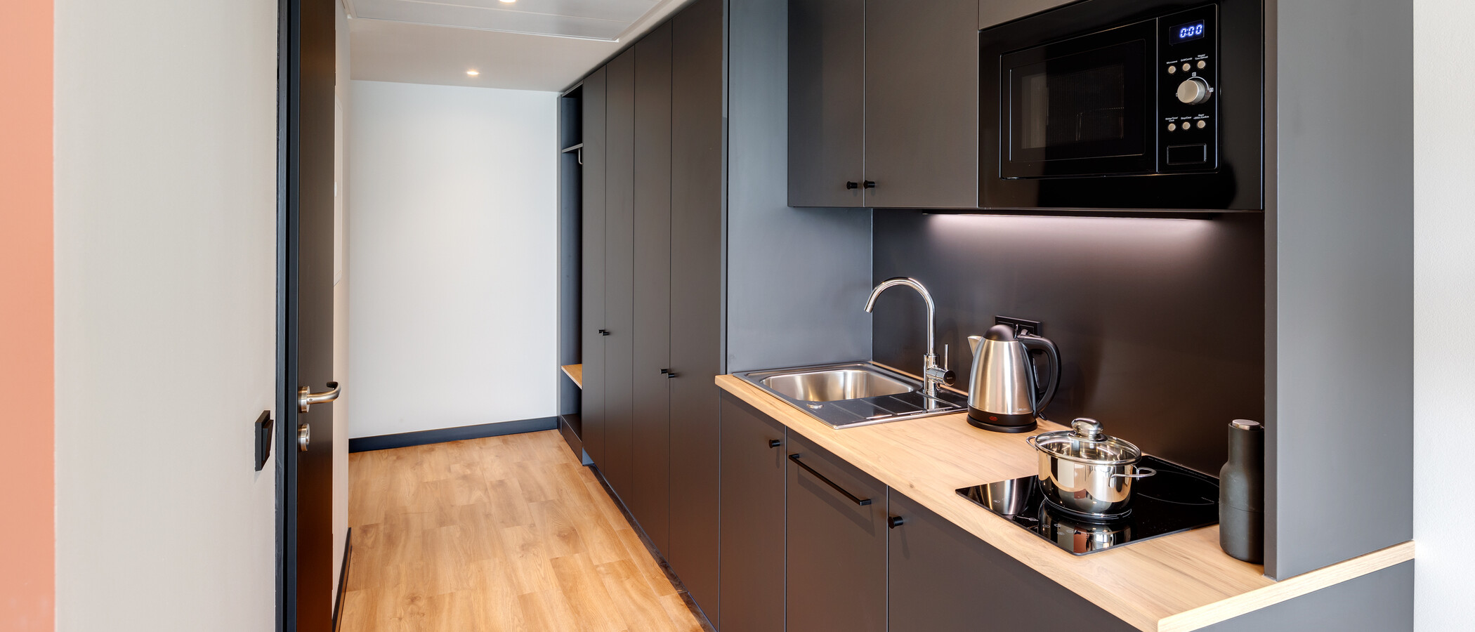 アパルトマン München Milbertshofen 04 リビングエリア 13958