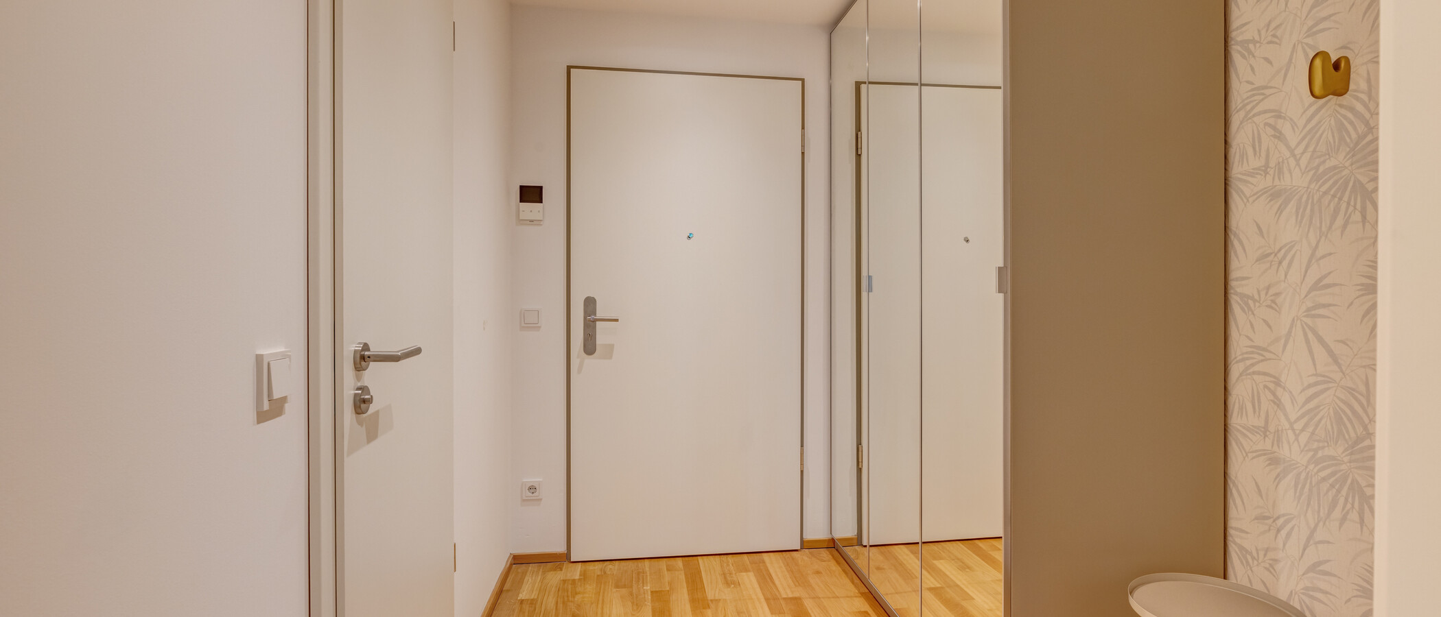 マンション München Neuhausen 03 玄関入り口 13994