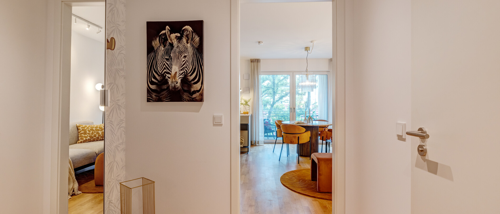 マンション München Neuhausen 04 玄関入り口 13994