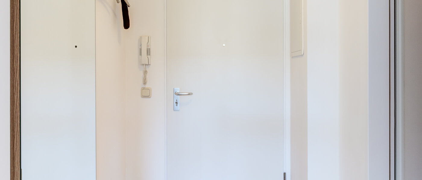 マンション Erding 01 玄関入り口 13998