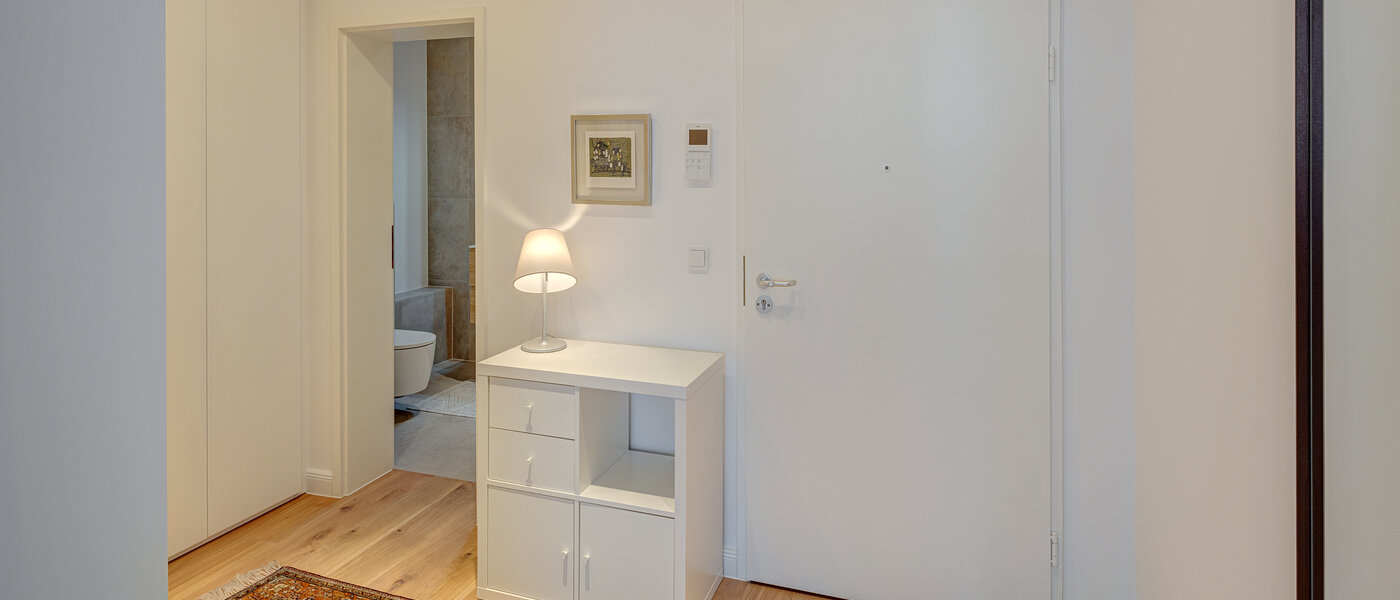 マンション München Bogenhausen 01 玄関入り口 13999