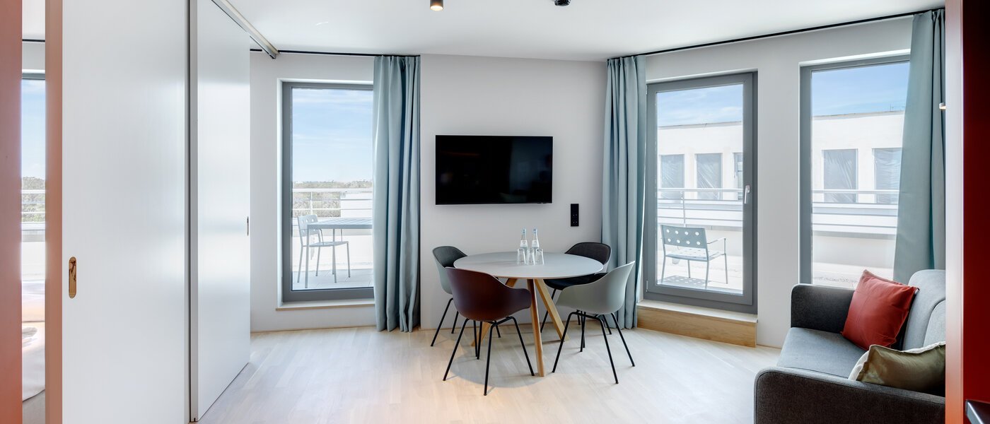 アパルトマン Unterföhring 03 リビングエリア 14030