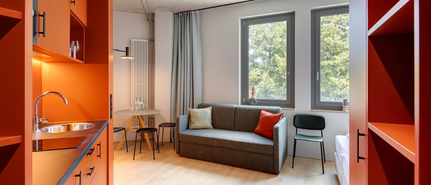 アパルトマン Unterföhring 01 リビングエリア 14031