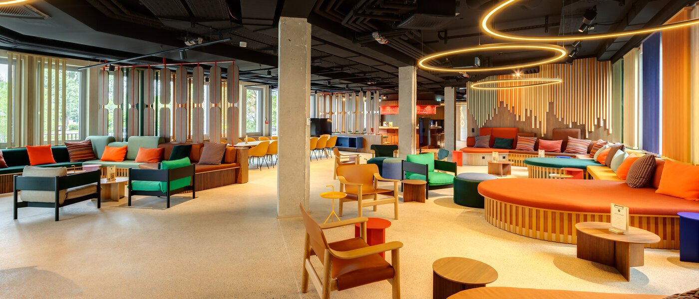 アパルトマン Unterföhring 01 ロビー 14033