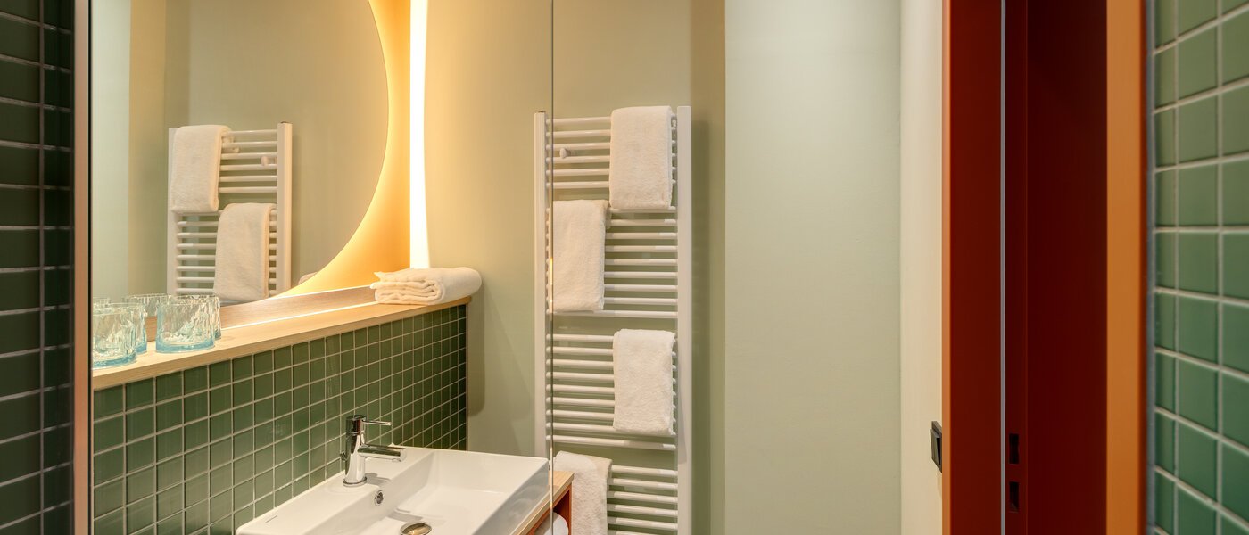 アパルトマン Unterföhring 02 浴室 14046