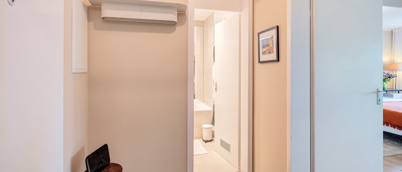 マンション Kreuth Weissach 02 玄関入り口 14048