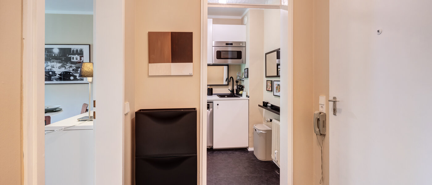 マンション Kreuth Weissach 03 玄関入り口 14048