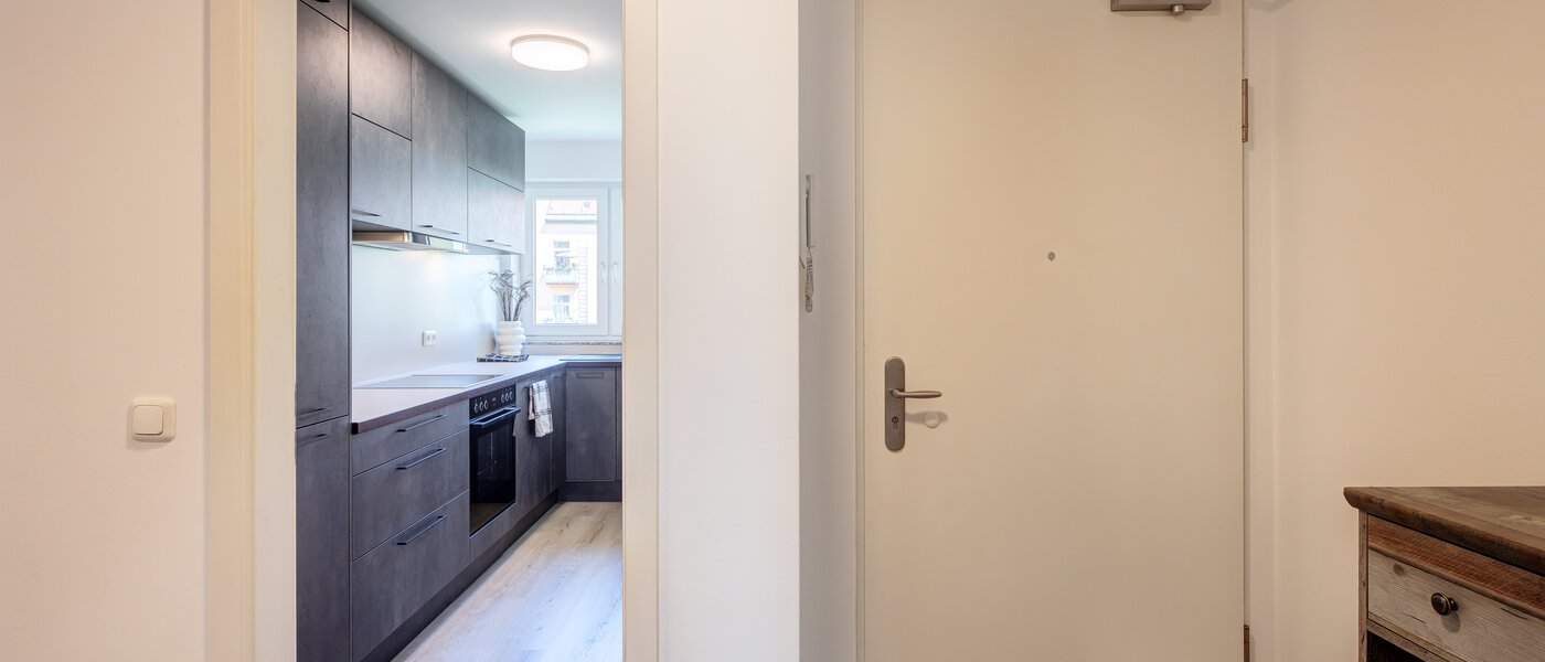 マンション München Neuhausen 05 玄関入り口 14083