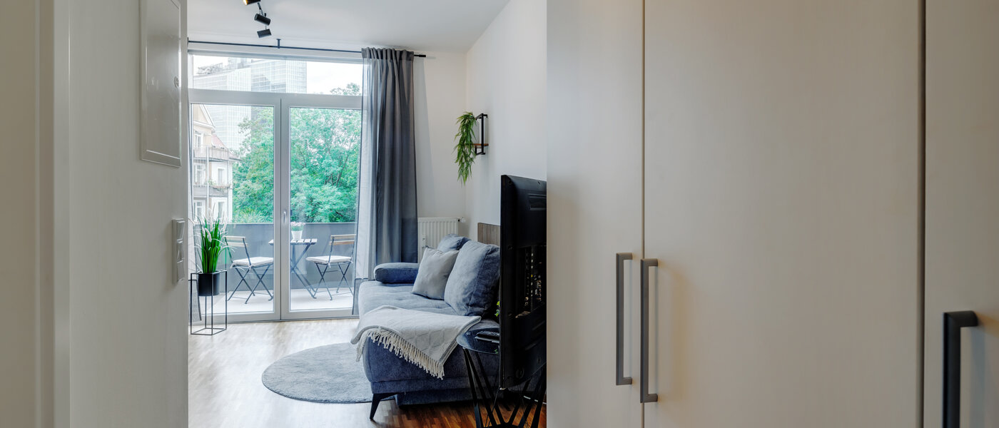 アパルトマン München Schwabing 03 玄関入り口 14107