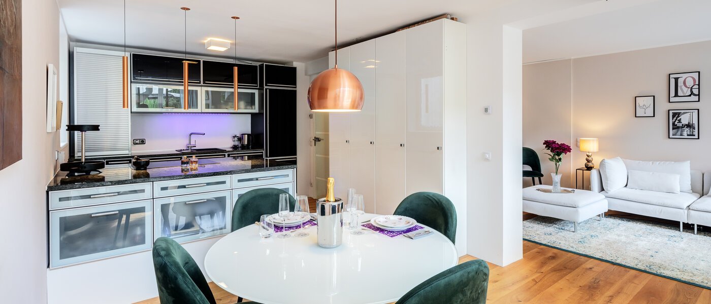 メゾネット・マンション（複数階にわたるマンション） München Solln 04 ダイニングエリア 14111