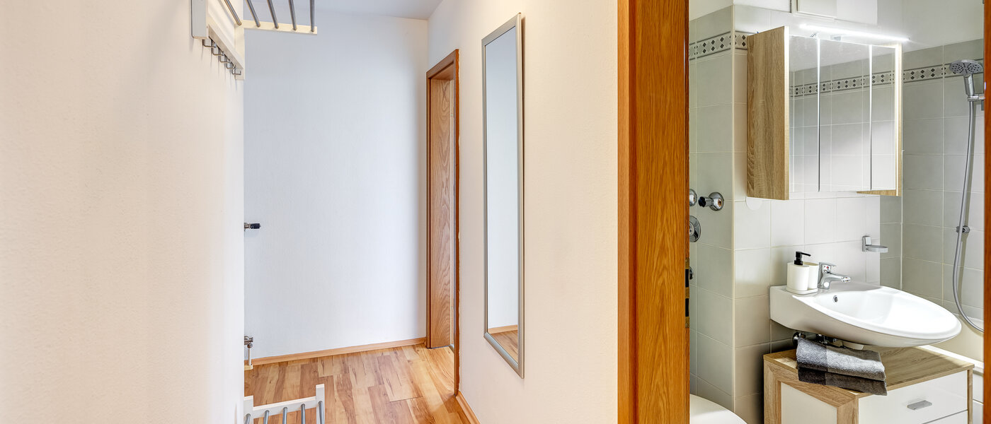 マンション Unterhaching 03 玄関入り口 14113