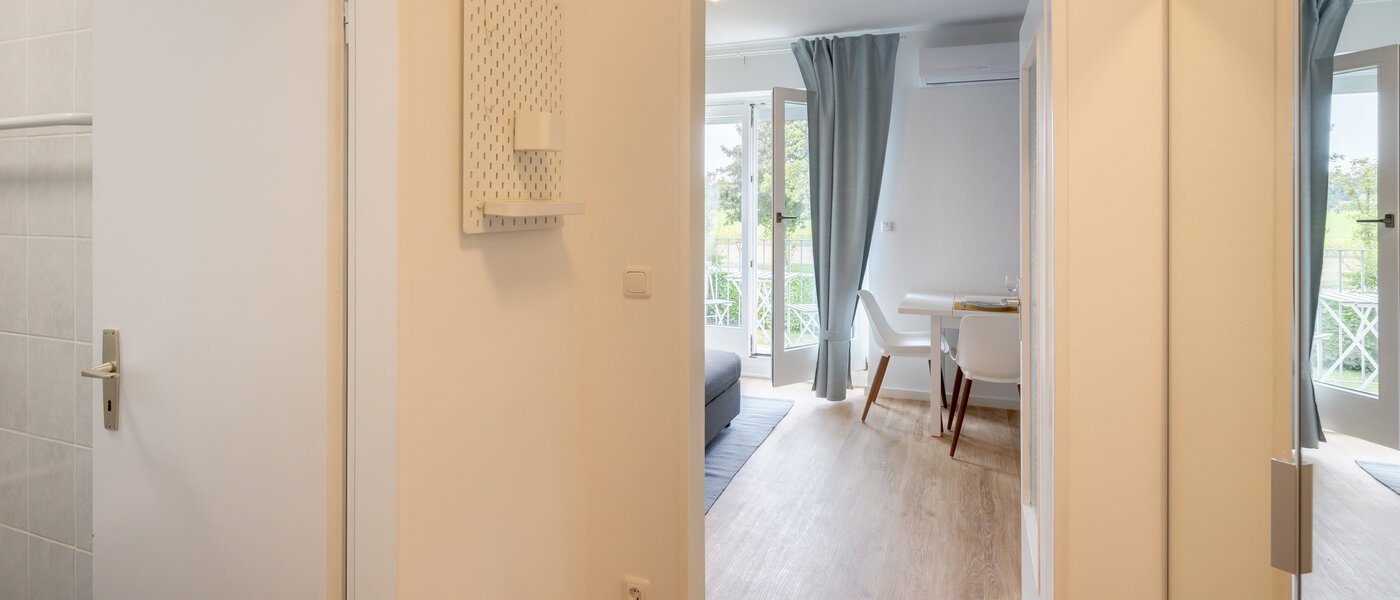 アパルトマン Garching 03 玄関入り口 14147