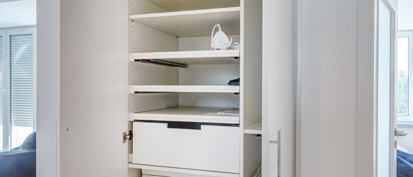 アティック・フラット（屋根裏） München Bogenhausen 02 玄関入り口 14171