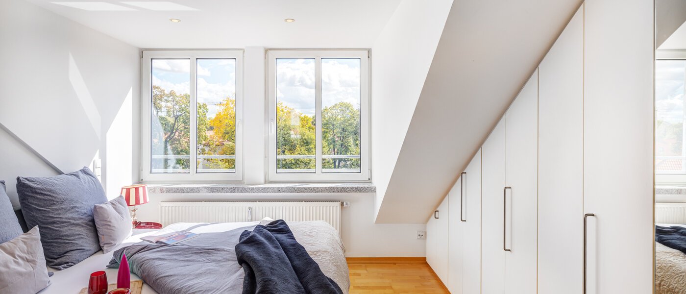 アティック・フラット（屋根裏） München Bogenhausen 01 寝室 14171