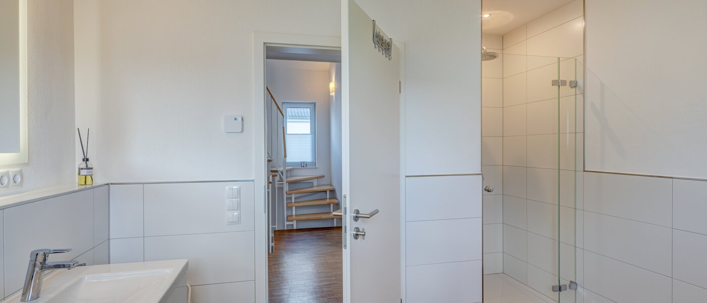 一戸建て Olching 03 1つめの浴室 14179