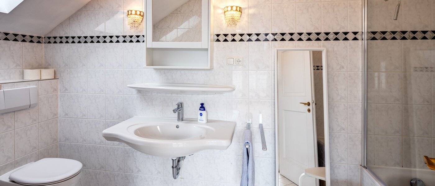 家屋 Berg am Starnberger See 02 1つめの浴室 14208