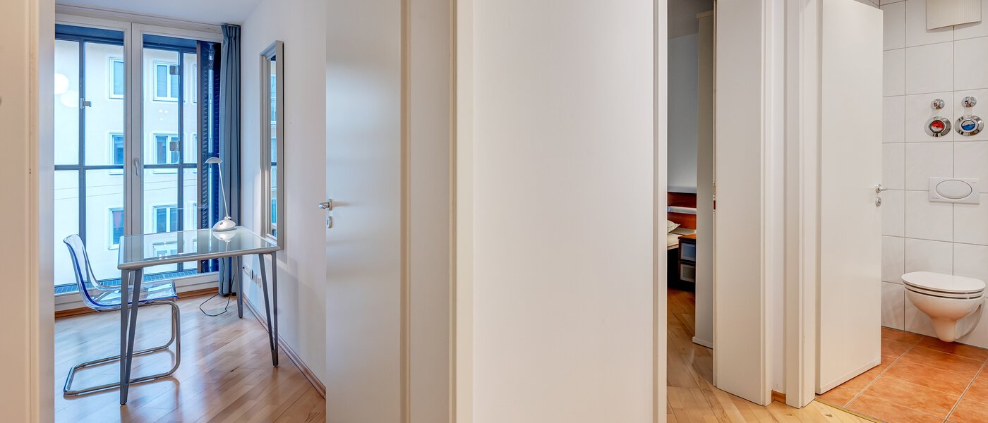 マンション München Schwabing 04 玄関入り口 14257