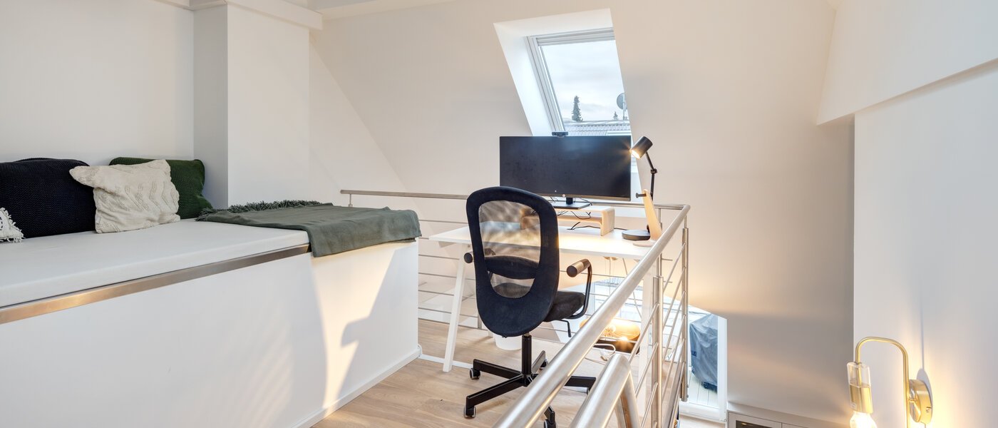 アティック・フラット（屋根裏） München Fasangarten 01 ワーキングエリア 14268