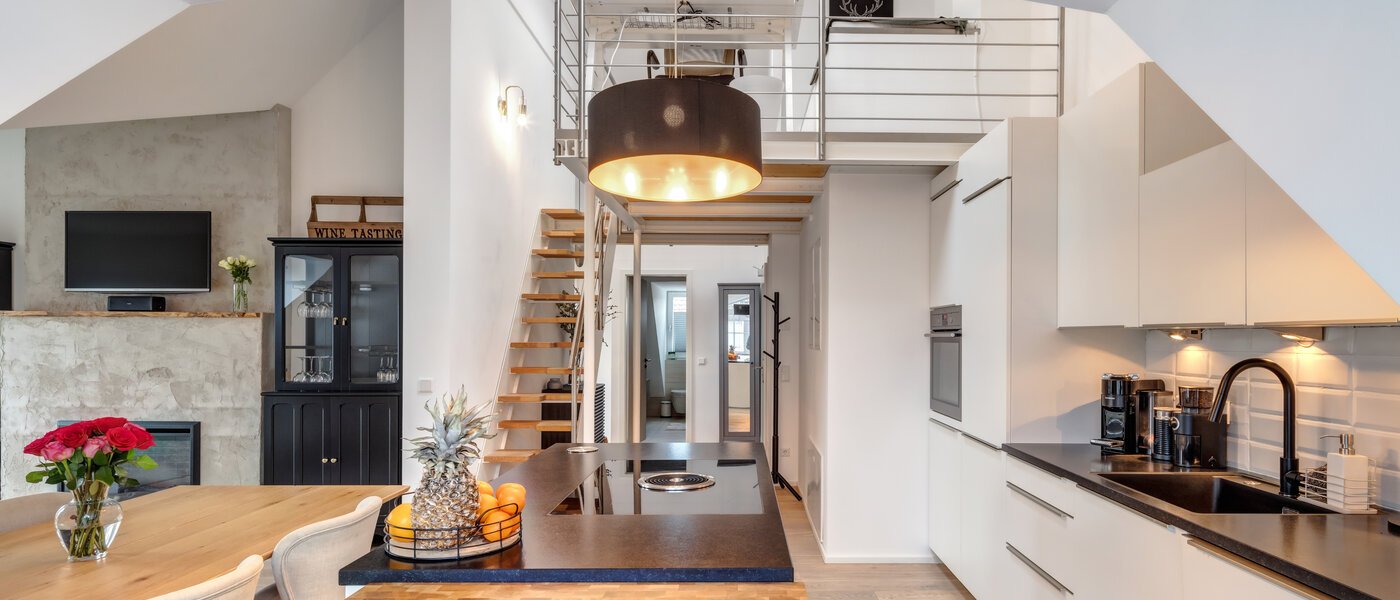 アティック・フラット（屋根裏） München Fasangarten 01 リビングエリア 14268