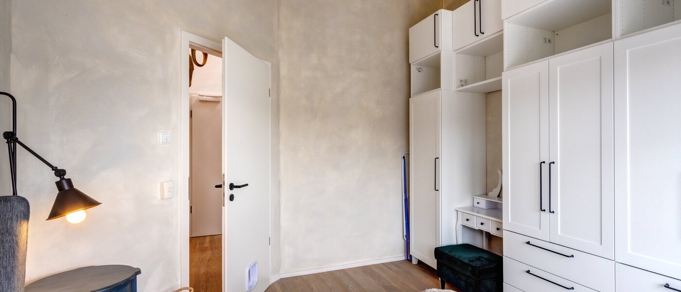 アティック・フラット（屋根裏） München Fasangarten 03 1. 寝室 14268