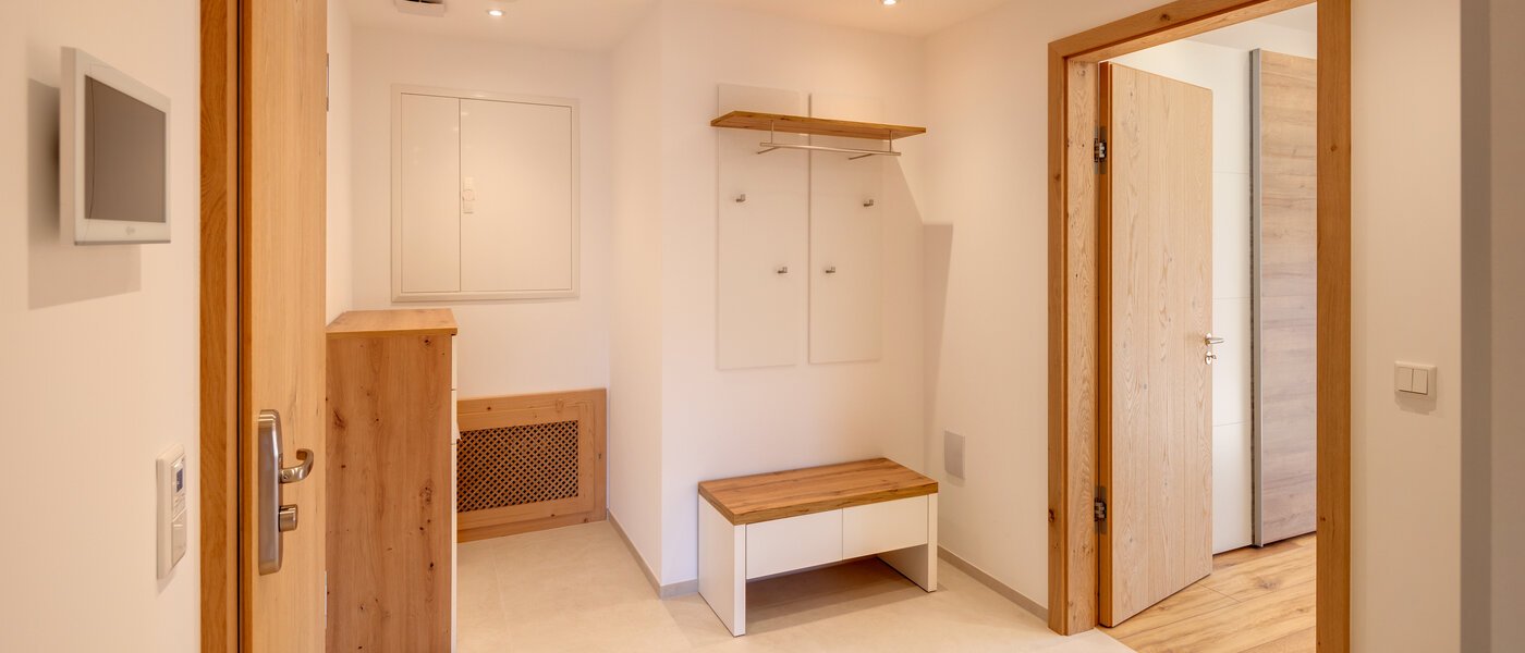 マンション Rottach-Egern 03 玄関入り口 14327