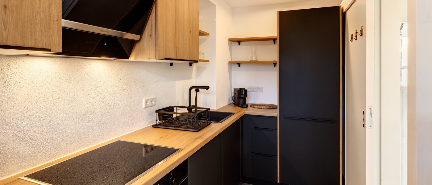 "タウン・ハウス/ローハウスのミドルハウス（外壁を共有した家の並びの両角以外のハウス） " Gmund am Tegernsee 01 キッチン 14329